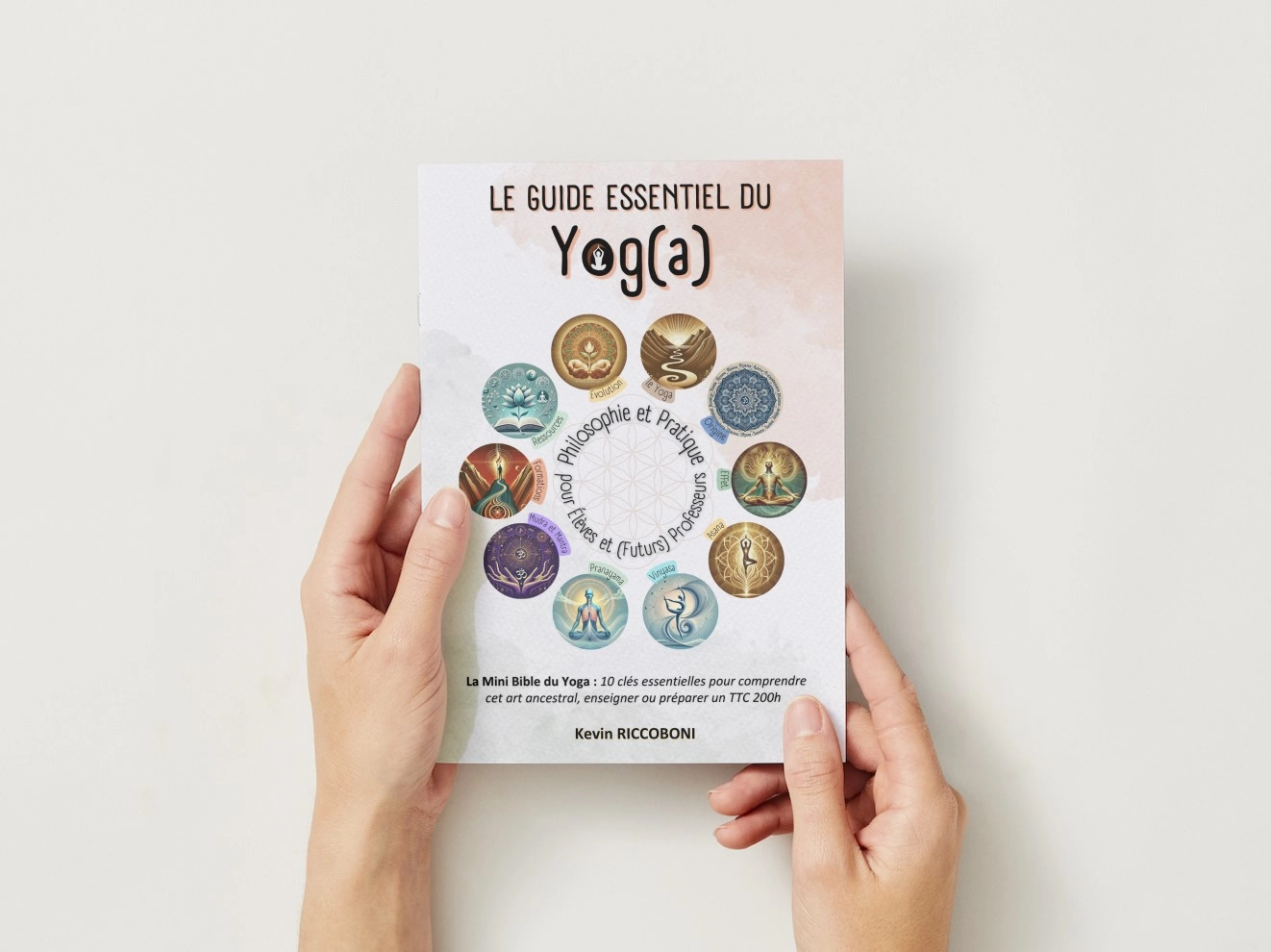 Couverture du Guide Essentiel du Yog(a)